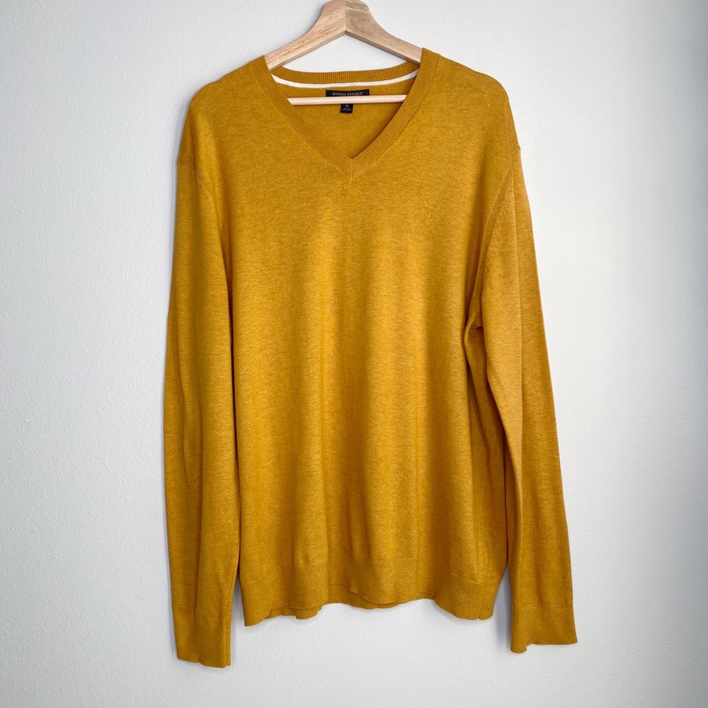 Banana Republic Lightweight sweater